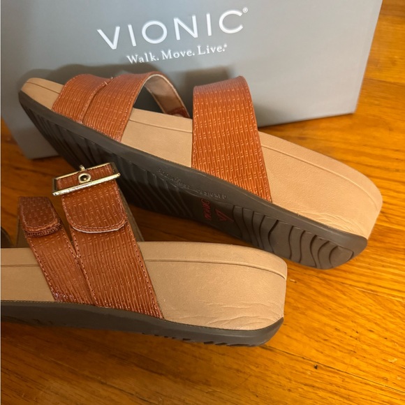 Vionic Women's Brown Sandals - Picture 5 of 7